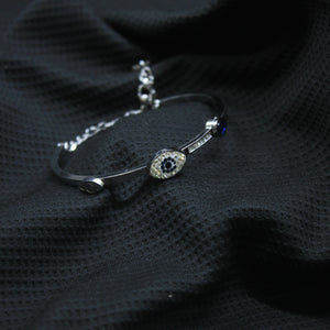 Silver Tone Adjustable Eye of Protection Bracelet - rangeeen.pk