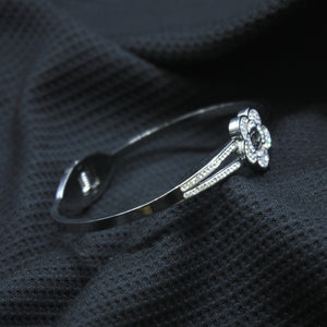 Elegant White Crystal Flower Bangle for Women - rangeeen.pk
